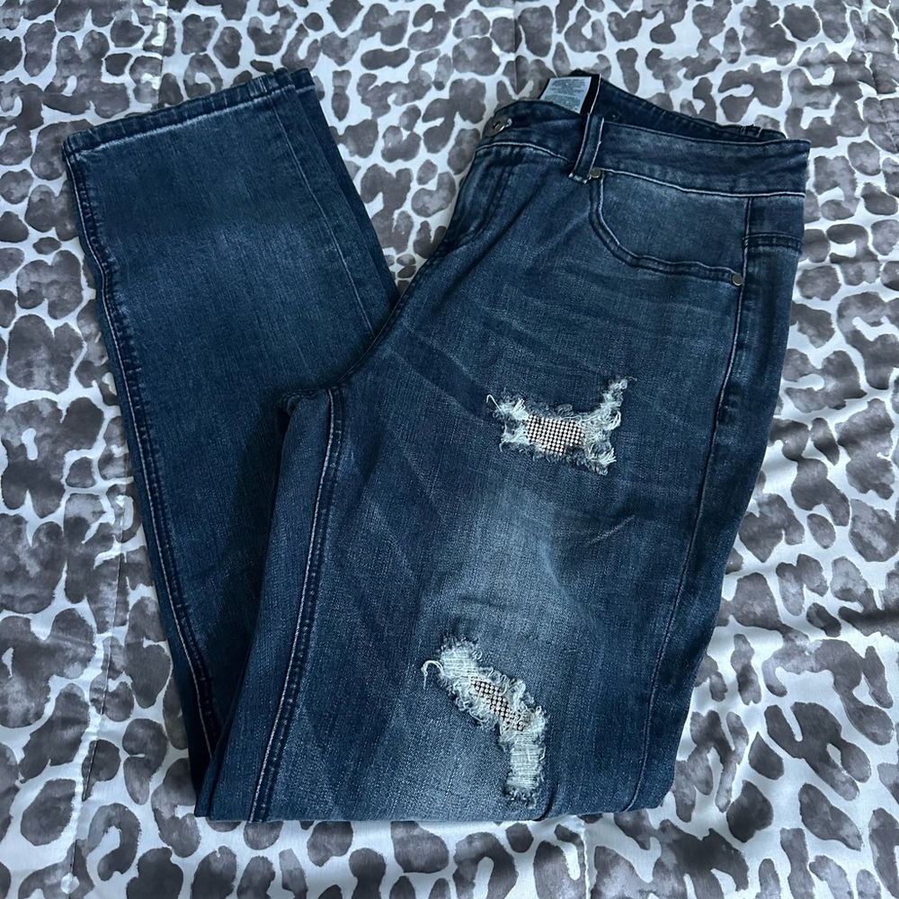 NWOT Cartise rhinestone jeans sz 8